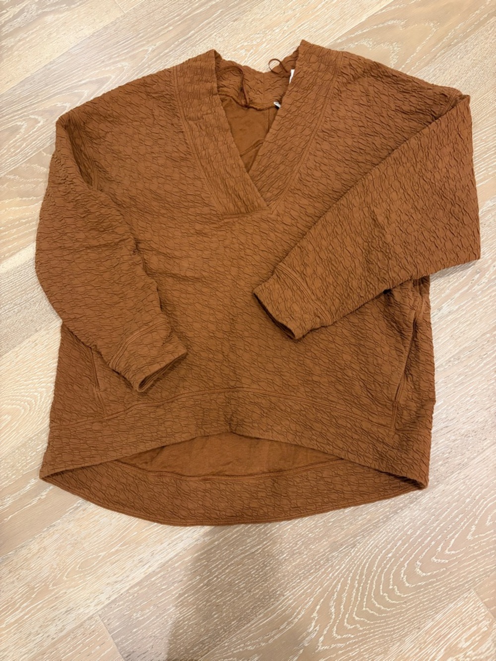 Lululemon rippled v-neck pullover